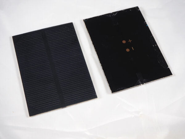 Polycrystalline Silicon Solar Cells PET Laminated Matt Cover 0.8W 5V 80mA 84x61*2MM Solar Panel